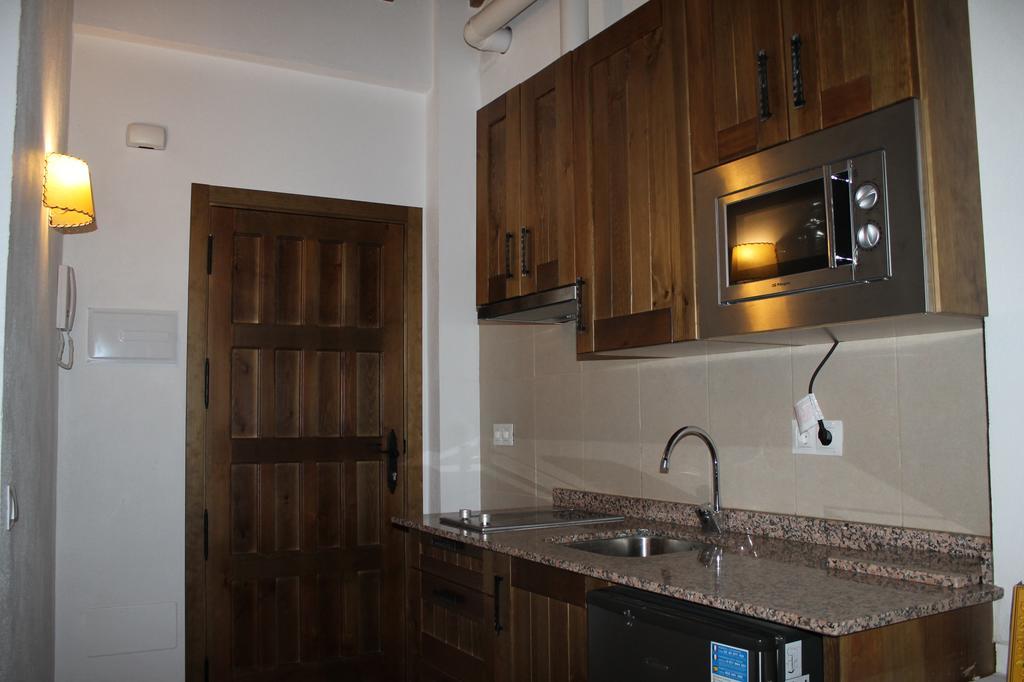 Apartamentos Real Fabrica Hojalata Juzcar Phòng bức ảnh