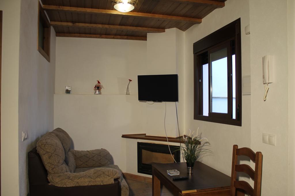 Apartamentos Real Fabrica Hojalata Juzcar Phòng bức ảnh